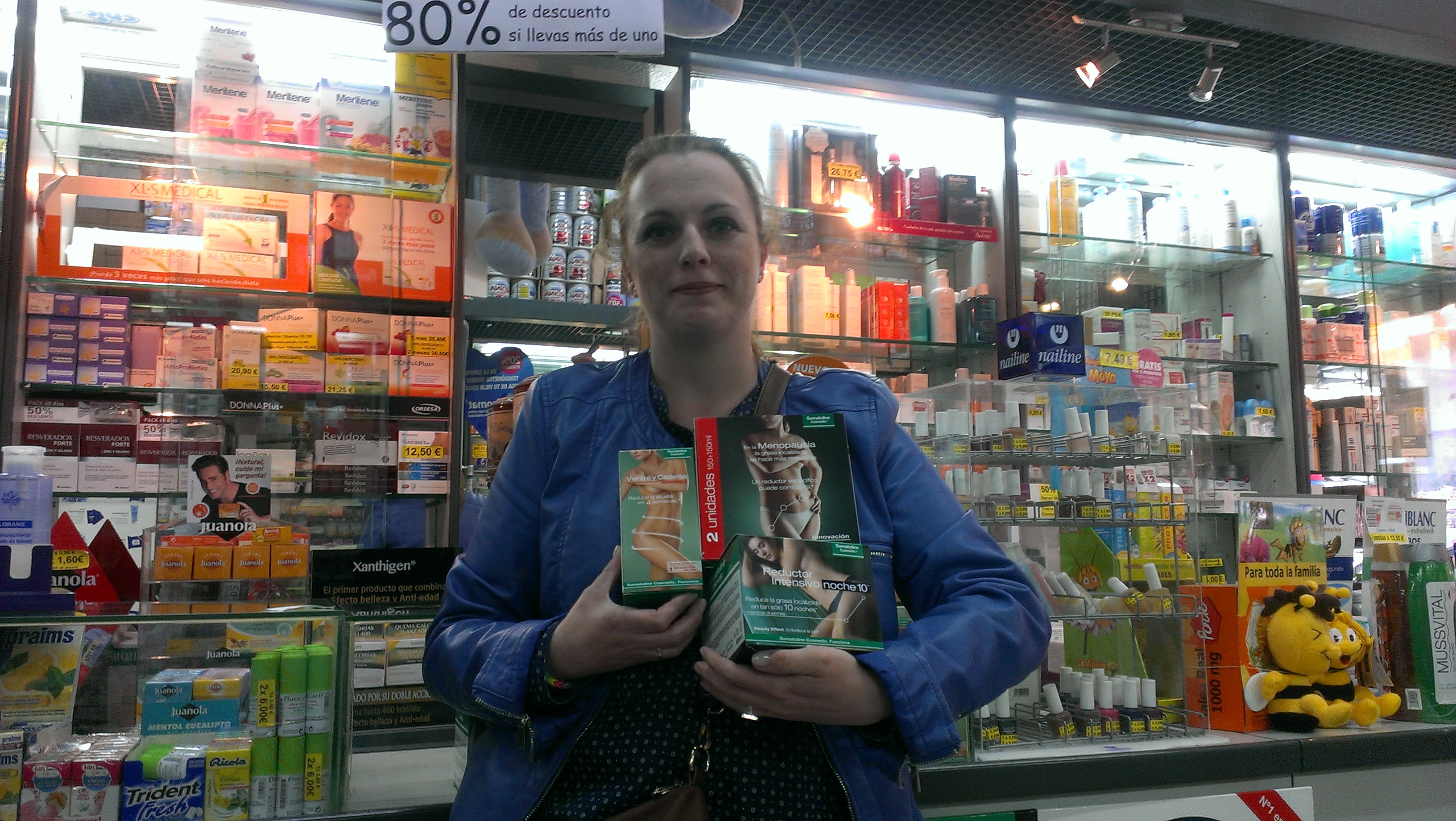 Ganadora de un lote Somatoline valorado en 180,00 € según labotario, compuesto por 1 Reductor Intensivo Noche 10 de 450 ml, 2 Reductor Menupausia 150 ml y 1 Reductor Vientre y Caderas 150 ml por comprar productos de parafarmacia en Farmaferoles. Sorteo celebrado el 4 de mayo de 2014, Día de la Madre.