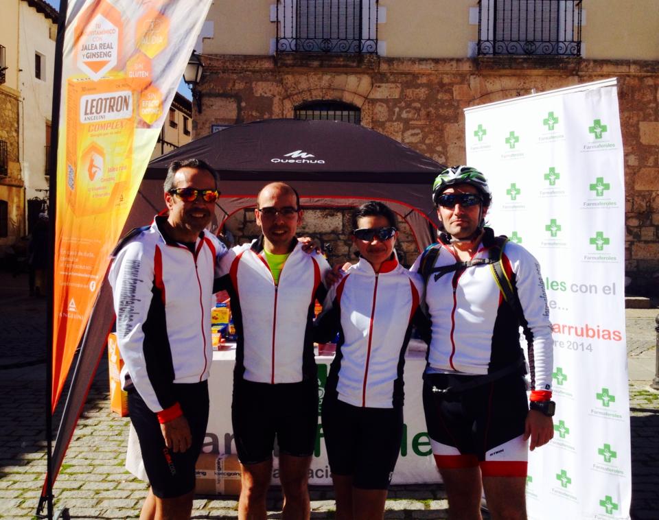 Equipo Farmaferoles con Rodrigo, Iker, Lola y Óscar.